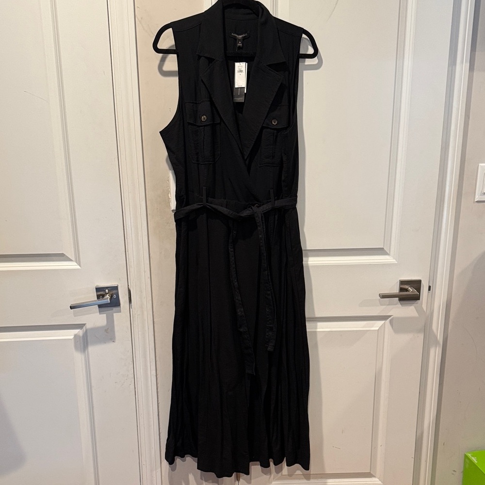 NWT Banana Republic Elegant Black Sleeveless wrap Dress black size 16